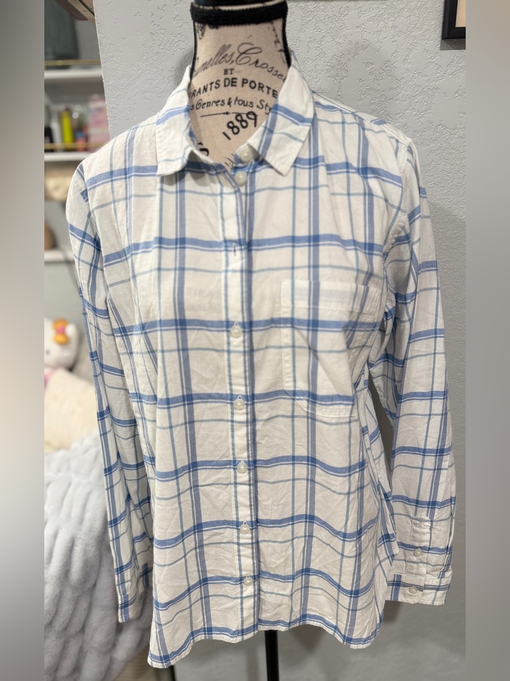 American Eagle Blue White Plaid Button Up Shirt Women’s Medium NWOT - Picture 2 of 7